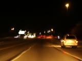 las luces temblorosas de la carretera