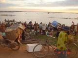 cambodia river people016.JPG