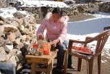Preparing spicy sauce