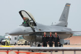 F16