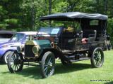 1913 Ford Depot Bus