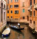 VeniceGondola_1657.jpg