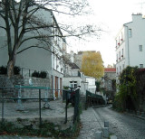 Rue St-Vincent & rue des Saules - Cline & Julie Go Boating