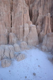 Cathedral Gorge, caves near the picnic area