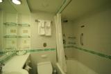 Dolphin 710 (mini-suite) - bathroom w/tub