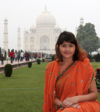 AGRA INDIA - SOM AND HER SARI AT THE TAJ MAHAL! (19).JPG