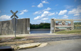 Floodwall with murals, Vicksburg.