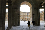 Entre de la cour carre du Louvre