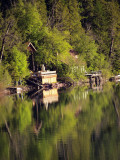 Yes, there ARE private cottages on the lake, but not many.