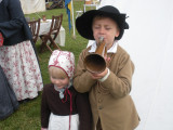 Filip och Ida blser revelj