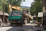 NuJiang Valley.  Front end loader.  Huh ??!?