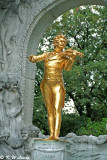 Statue of Johann Strauss 02