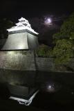 moon reflection on kumamoto castle