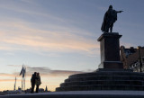 Tourists_at_Skeppsbron.jpg