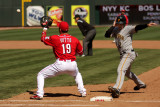 Joey Votto holding on