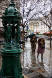 Paris-rain-caryatids.jpg