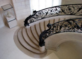 escalier à la rampe noire