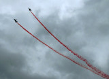 deux lignes rouges dans le ciel