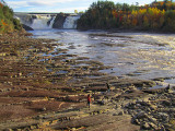Décor des chutes de la Chaudière en automne