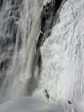 Au pied de la chute Montmorency