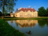 Bourgogne, le château de Commarin du coté coucher de soleil