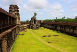 3930 Outer courtyard Angkor.jpg