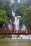 1689 Kuang Si Falls bridge.jpg