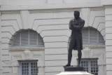 Sir Stamford Raffles Statue at the Victoria Theatre