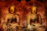 Two buddhas Bagan HDR.jpg