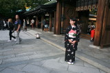 Girl In Kimono Posing @ Shrine Gate (3)