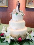 P4290039.jpg Wedding Cake & Bride and Groom Dancing
