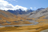 Scenery looking south from the road to Karo-la Pass