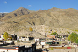 Tibetan old town with the mountains northeast of Gyantse