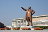 We were briefed in Beijing that this statue can only be photographed in its entirety