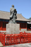 Statue of Confucius, Yi Lun Hall, Imperial College