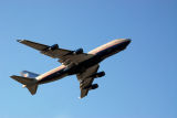 United Airlines Boeing 747-400 departing Sydney for Melbourne