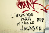 Barrio Alto graffiti Liberdade Para Michael Jackson