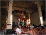 pArthasarathi on Hanumantha vAhanam in gangai kondan mandapam.jpg