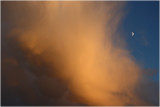 Moon and mammatus cloud formation