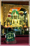 Maha Myat Muni at Wat mahamuni