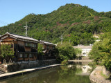 Along the moat's curve with Hachiman-yama