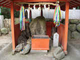 Cleft rocks enshrined behind Hime-no-miya