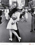 Alfred Eisenstaedt /1898-1995/: The Kiss, 1945