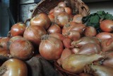 A basket of onions