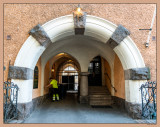 160 Round entrance