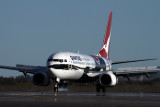 QANTAS BOEING 737 800 BNE RF IMG_2726.jpg