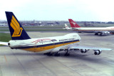 SINGAPORE AIRLINES BOEING 747 200 SYD RF A035 2.jpg