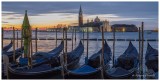 VENISE - Gondoles et San Giorgio un petit matin dhiver