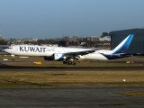 B777-300 9K-AOL 