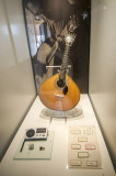 A Crew de Paredes: A Guitarra, o Rádio, os Amuletos e a Mnemónica.